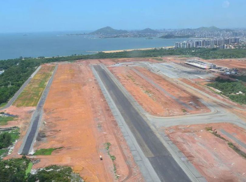 TERRAPLANAGEM E PAVIMENTAÇÃO DO AEROPORTO DE VITÓRIA